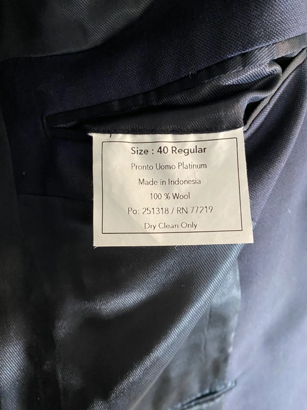 Men’s Navy Classic 2‑Piece Suit (40R, 34x30)